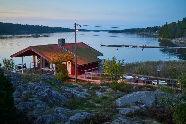 Djurönäset vedbastu & skärgårdsspa: Vedbastun vid havet på Djurönäset