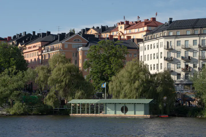 Hornstullsbastun: Hornstullsbastun sedd från vattnet