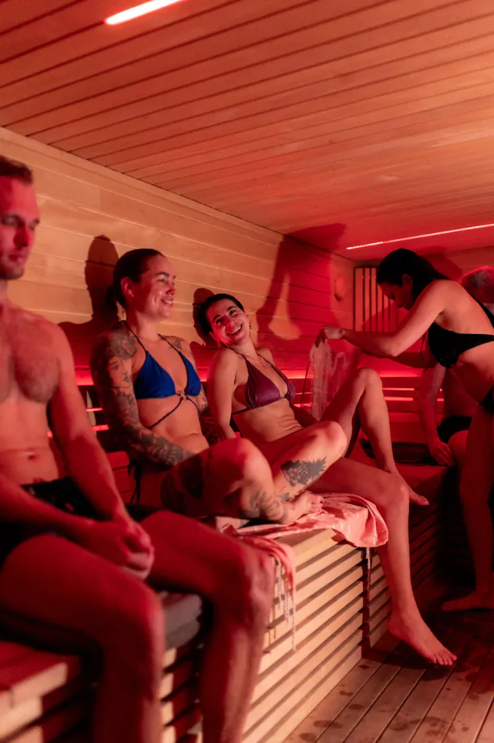 The Sacred Sauna Mood: Gäster på bastulavarna på The Sacred Sauna