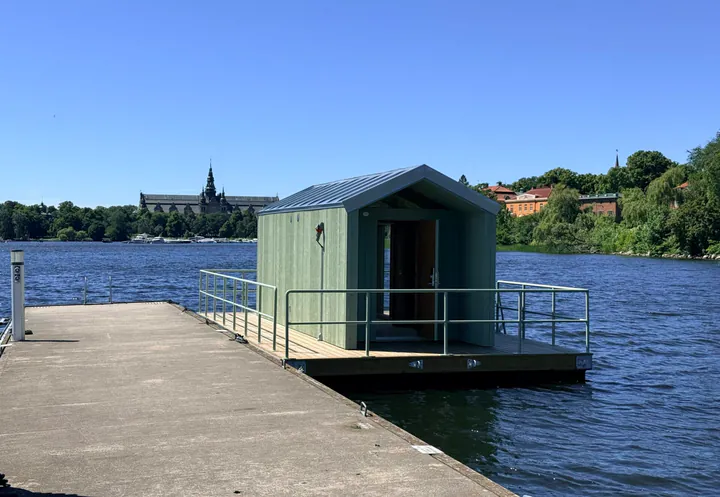 Villa Källhagen bastuflotte: Villa Källhagens bastuflotte i Djurgårdsbrunnsviken